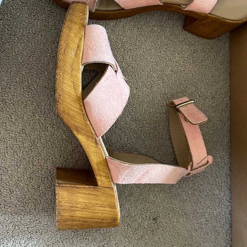 Top shop brand suede coral/pink coral platform sandal. Size 7